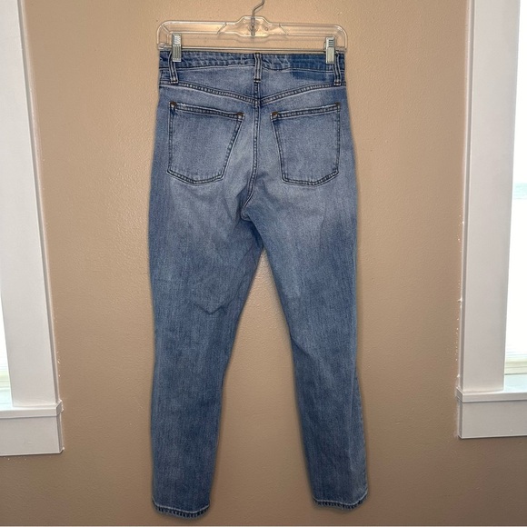Abercrombie & Fitch The Mom High Rise Curve Love Straight Leg Jeans Size 26/2 - Picture 4 of 6